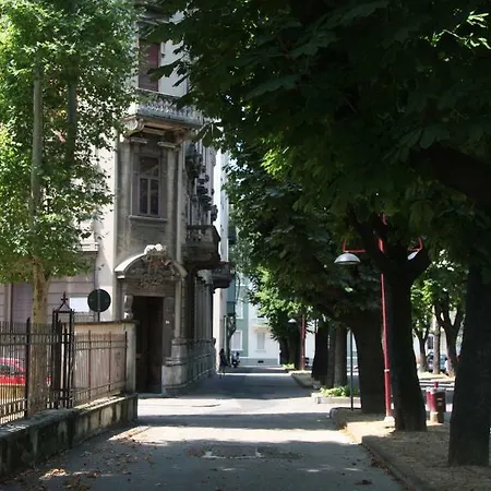 Davide & Mary Friendly House