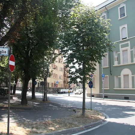 Davide & Mary Friendly House *