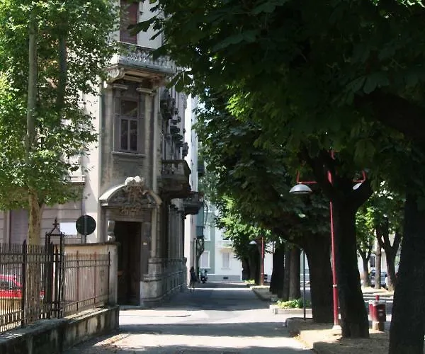 Davide & Mary Friendly House